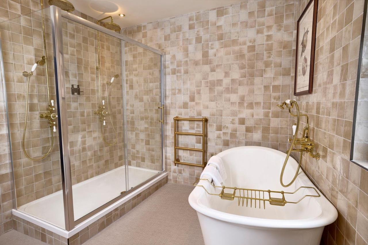 Salisbury Arms Hotel Хартфорд Экстерьер фото