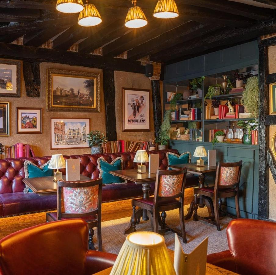 Salisbury Arms Hotel Хартфорд Экстерьер фото