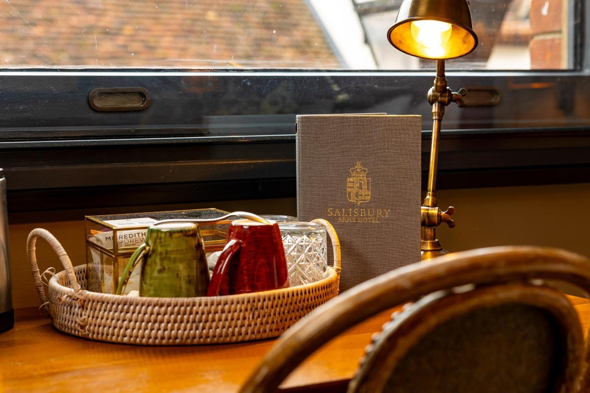 Salisbury Arms Hotel Хартфорд Экстерьер фото