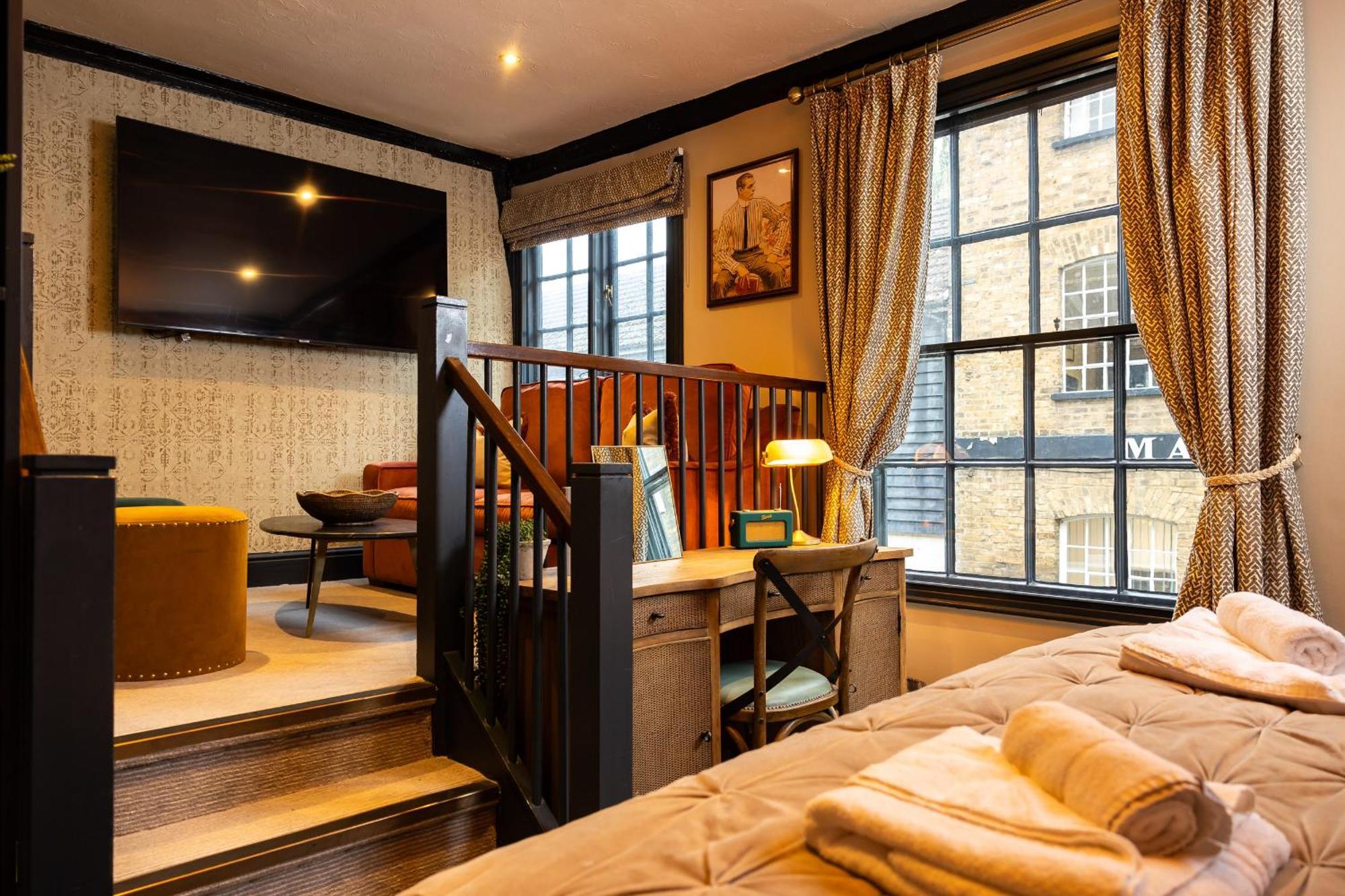 Salisbury Arms Hotel Хартфорд Экстерьер фото